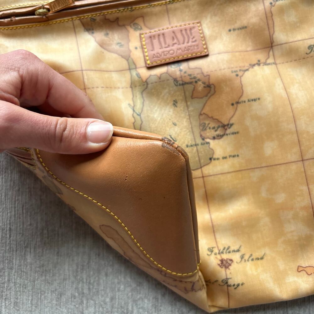1a Classe Alviero Martini Geo Classic Crossbody Bag - Picture 9 of 12